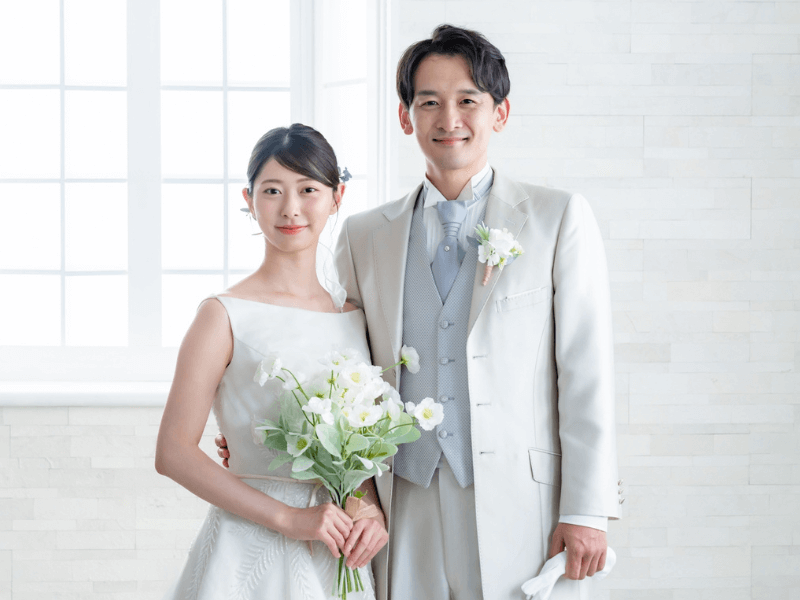 結婚式 新郎新婦 モーニングコート ウェディングドレス